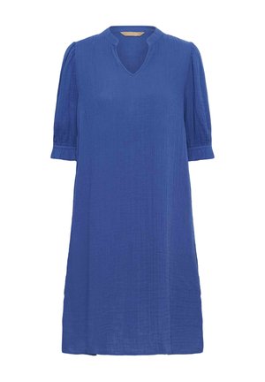 Mėlyna iki kelių ilgio suknelė su trumpomis pūstomis rankovėmis, V formos iškirpte ir subtilia tekstūruota medžiaga.