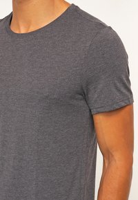 Pier One 2 PACK - T-shirt básica - dark grey melange