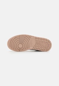 Jordan AIR JORDAN 1 LOW - Sneakers basse - white/light bone/particle beige