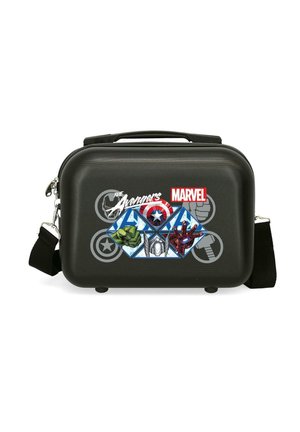 Bolsa rígida negra con los logotipos de Avengers y Marvel, que presenta el puño de Hulk, el escudo del Capitán América, el casco de Thor y la mano de Iron Man.