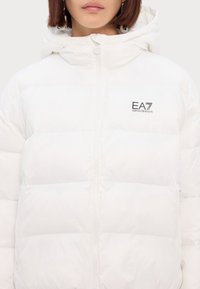 EA7 Emporio Armani GIUBBOTTO - Zimní bunda - white