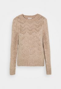 Suéter de punto beige con mangas largas, que presenta un patrón texturizado ondulado y un dobladillo acanalado. Cuello redondo con un ligero tejido abierto.