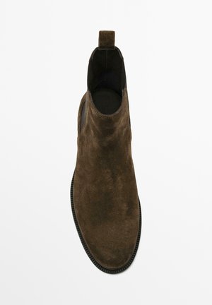 Poradie 9: Massimo Dutti - Klasické členkové čižmy