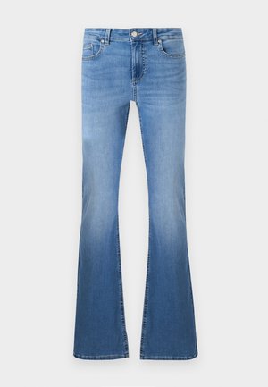 Lichtblauwe flared jeans met een vervaagde afwerking, voorzien van een voorzijde knoop- en ritssluiting, vijf zakken en zichtbare stikseldetails.
