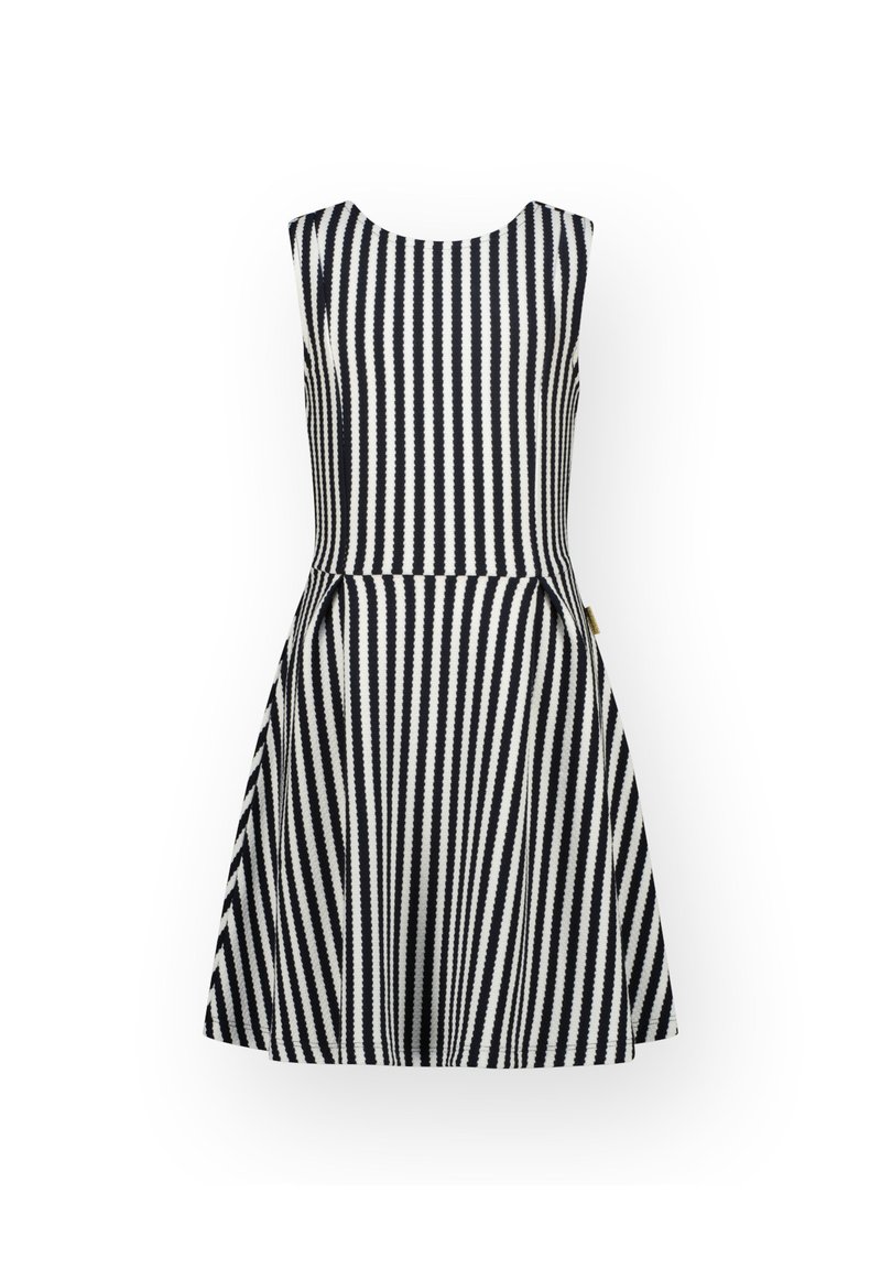 Robe à rayures noires et blanches avec un design sans manches, un corsage ajusté et une jupe évasée. Poches latérales remarquables et tissu texturé.