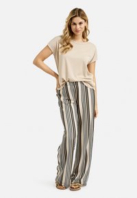 Smith&Soul MIT RÜCKEN-DETAIL - T-Shirt print - camel