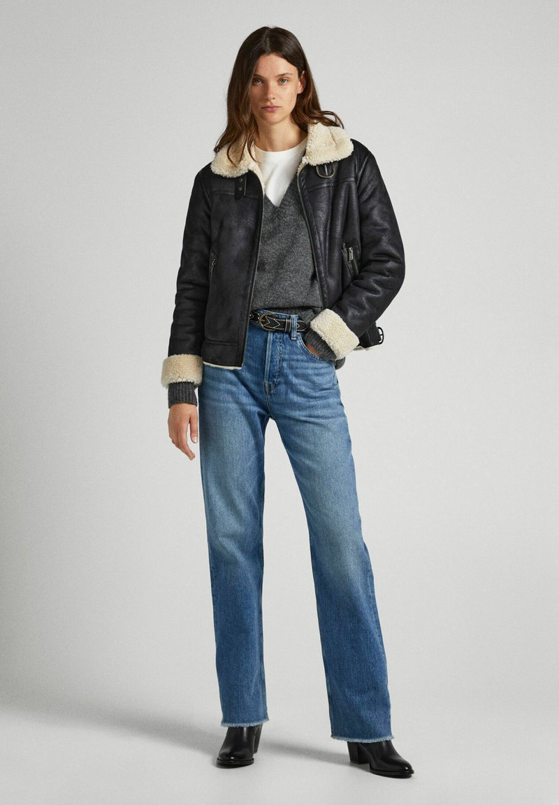 Jachetă din imitație de piele