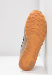 New Balance Baskets basses - grey