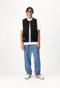 New Era UTILITY VEST - Vest - black