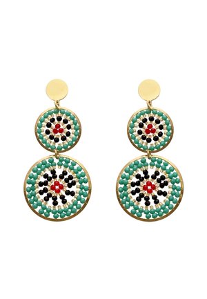 Złote podwójne kolczyki koła z turkusowymi, czarnymi, czerwonymi i złotymi koralikami ułożonymi w okrągłe wzory.