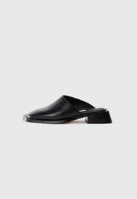 Papuci - black