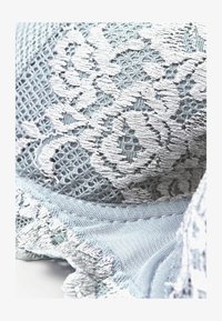 Unausgewählt, light blue