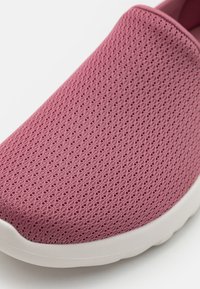 Skechers Performance GO WALK SLIP ON - Zapatillas para caminar - mauve