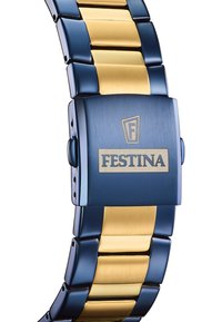Nerūdijančio plieno laikrodis su mėlynu ir auksiniu apyrankiu, turintis stačiakampę sagtį, išgraviruotą užrašu "FESTINA". Lygus paviršius ir metalinis blizgesys.