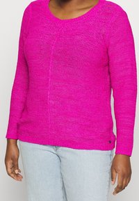 ONLY Carmakoma Stickad tröja - pink