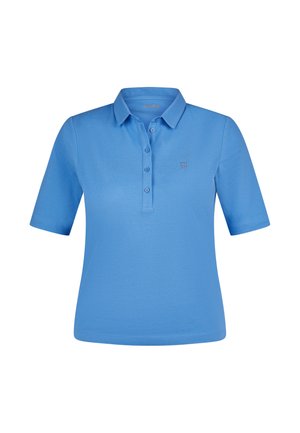 Blaues Polo-Shirt mit kurzen Ärmeln, einem Kragen und Knopfleiste. Hat ein kleines gesticktes Logo auf der Brust. Glatte Stoffoberfläche.