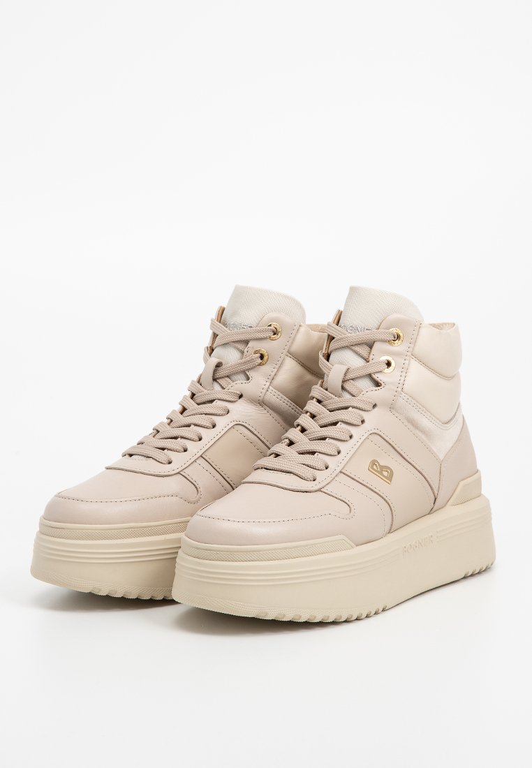 Beige High-Top-Sneaker aus glattem Leder, mit strukturierten Akzenten, gepolstertem Schaft, farblich abgestimmten Schnürsenkeln, goldfarbenen Ösen und dicker Gummisohle.
