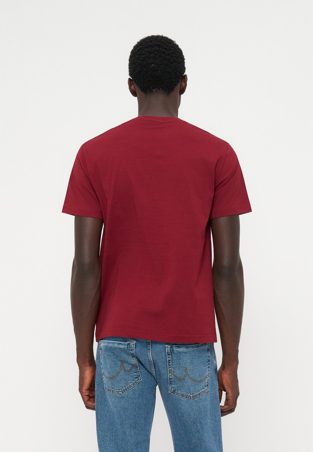 REGULAR FIT ARCHIVE
