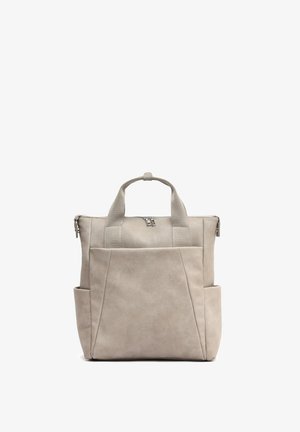 Borsa in pelle grigia con doppie maniglie superiori, chiusura a zip e tasche laterali; texture liscia e design minimalista.