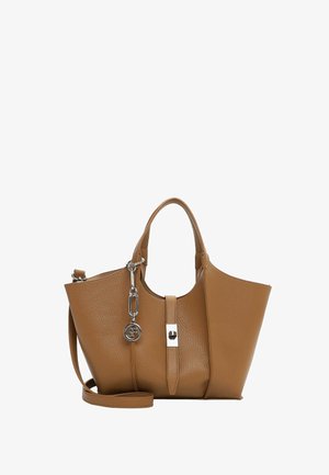 Borsa a mano in pelle marrone con texture, manici superiori, tracolla removibile, cinturino frontale con fibbia argentata e portachiavi argentato.