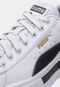 Puma MAYZE - Tenisice za trening - white/black