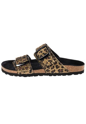 Enkelt brun- og sort leopardprint slide-sandal med to justerbare spænder og en korksål på en hvid baggrund.