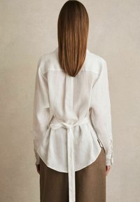 Reiss REGULAR FIT - LEORA TIE-BACK - Blus - white