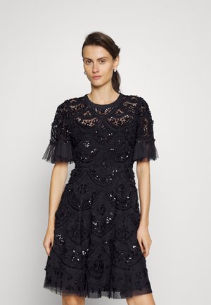 CARMEN RUFFLE MINI DRESS - Cocktailklänning - graphite