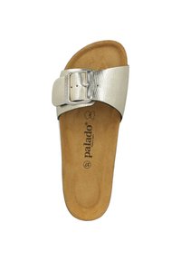 Sandale argentée avec une sangle texturée, boucle métallique réglable et semelle en liège naturel. Design classique de type slide avec un look minimaliste.