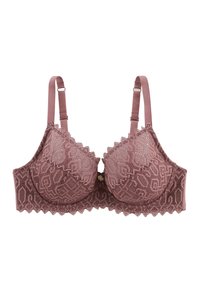 Soutien-gorge en dentelle mauve avec une texture à motifs, des bords festonnés et des bretelles réglables. Il présente un accent matériel décoratif au centre.
