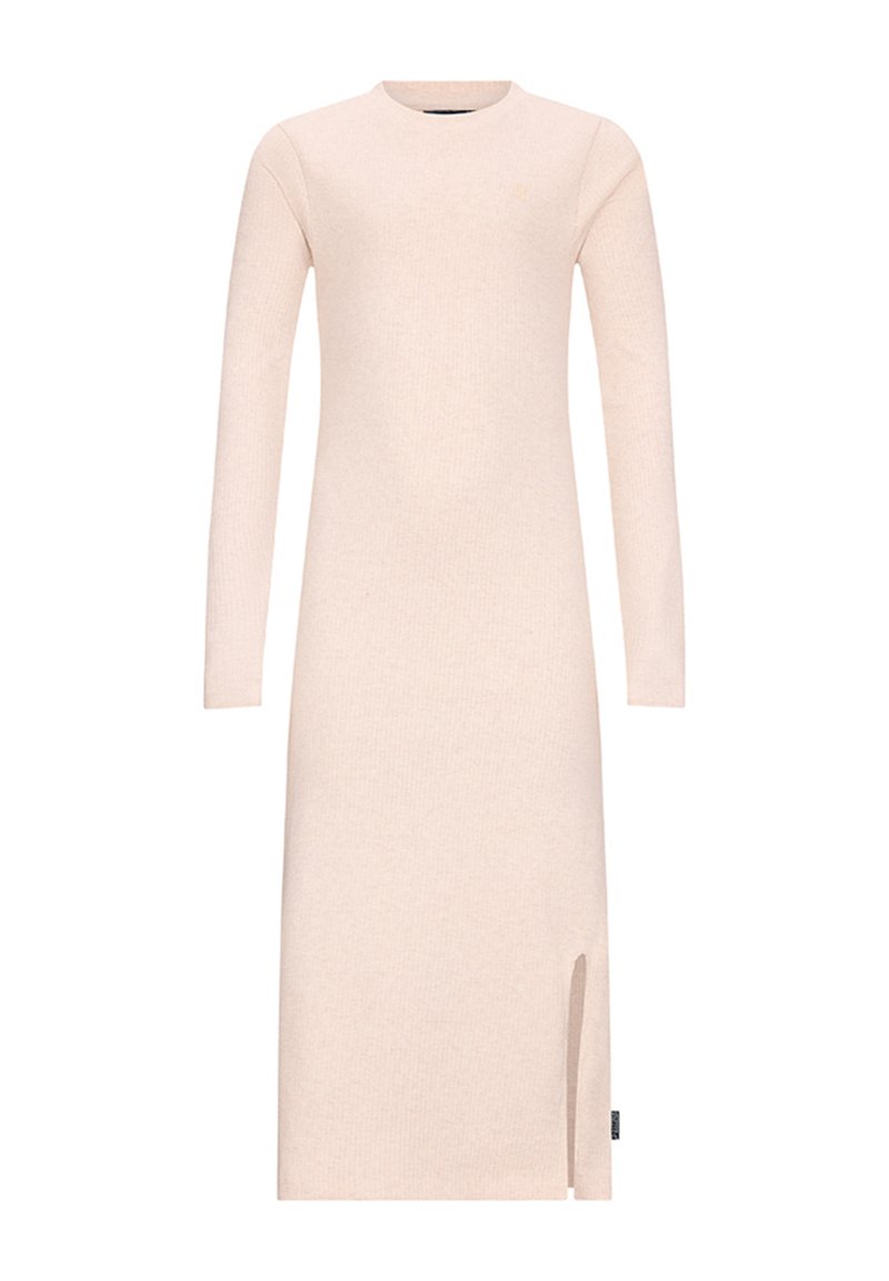 Abito midi in maglia beige a maniche lunghe con scollatura rotonda e spacco laterale su uno sfondo bianco uniforme.