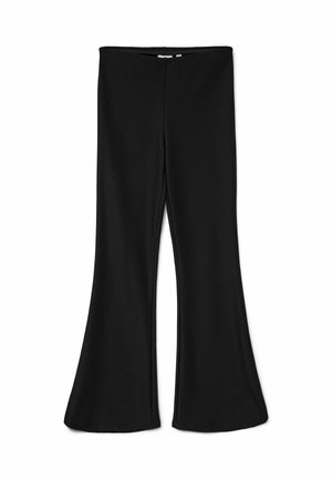 Pantalons noirs évasés en tissu texturé, dotés d'une taille haute et d'une finition lisse, se rétrécissant vers un ourlet évasé en bas.