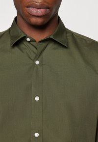 Jack & Jones JJJOE PLAIN - Chemise - forest night