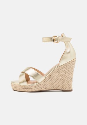 ONLAMELIA WEDGE - Loafers - gold