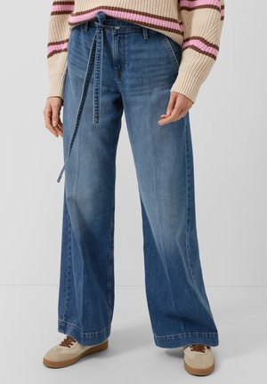 - Jeansy Relaxed Fit