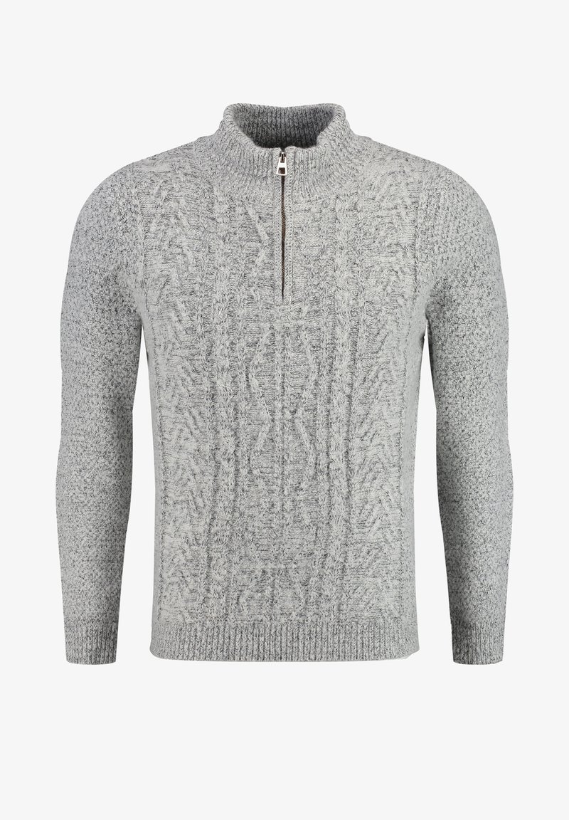 Pull gris clair en maille avec motif à torsades, manches longues, poignets et ourlet côtelés, et une courte fermeture éclair devant sur un col montant.