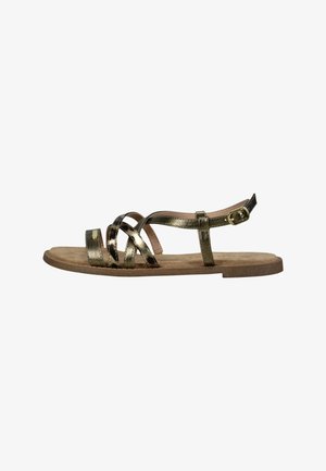 Goldene Metallsandale mit mehreren gekreuzten Riemen, einem gepolsterten Fußbett und einer Schnallenverschluss. Flache Sohle mit einer strukturierten, hellbraunen Optik.
