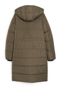 Olivengrøn puffjakke med hætte, der har quiltede detaljer og elastiske manchetter. Glat tekstur med en mellemlang længde.