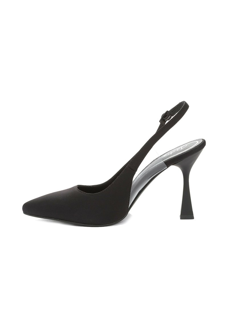 Čierne slingback lodičky s špicatou špičkou, textilným zvrškom, nízkym bočným strihom a štíhlym podpätkom. Hladká štruktúra a minimálne kovové detaily.