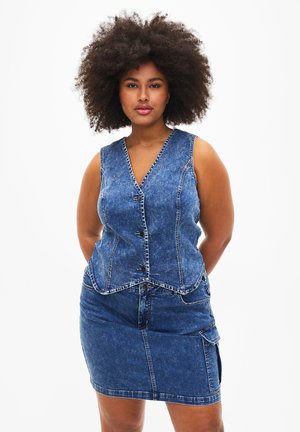 Blush by Zizzi ENG ANLIEGENDER MIT CARGOTASCHE - Dnov kraasy - blue denim