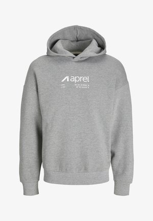 Vaaleanharmaa huppari, jossa valkoinen "aprel"-logo ja maantieteelliset koordinaatit painettuna rintakehälle, resorit hihansuissa ja helmassa.