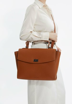 Victoria Hyde, NEW WORK POTTER 13 INCH - Shopping Bag - karamell
