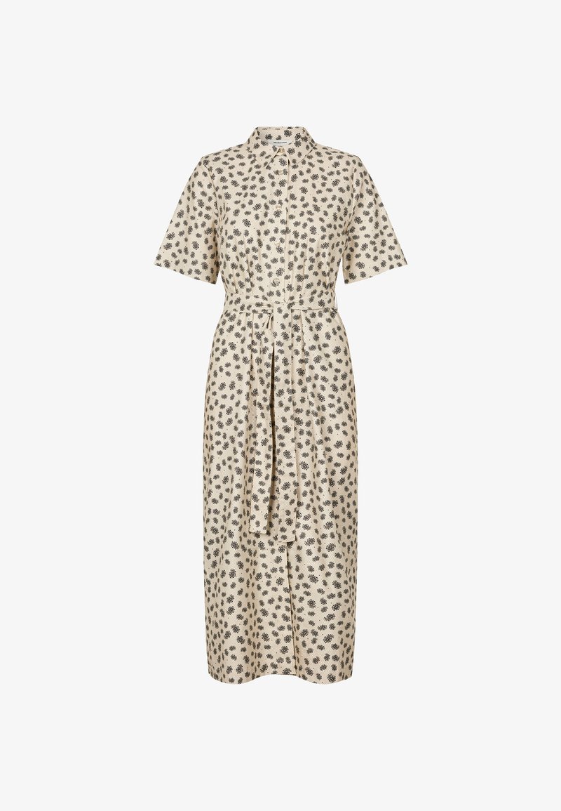 Robe chemise beige à manches courtes, taille cintrée et imprimé floral. Comprend des boutons sur le devant et une ceinture assortie.