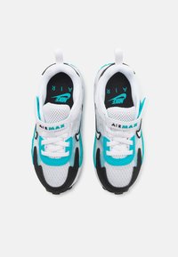 Nike Sportswear AIR MAX SOLO - Treniņu apavi - white/black/pure platinum