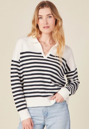 Gestreifter Pullover aus weichem Strickstoff, mit navyblauen und weißen horizontalen Streifen, einem kragenförmigen Ausschnitt und gerippten Bündchen und Saum.