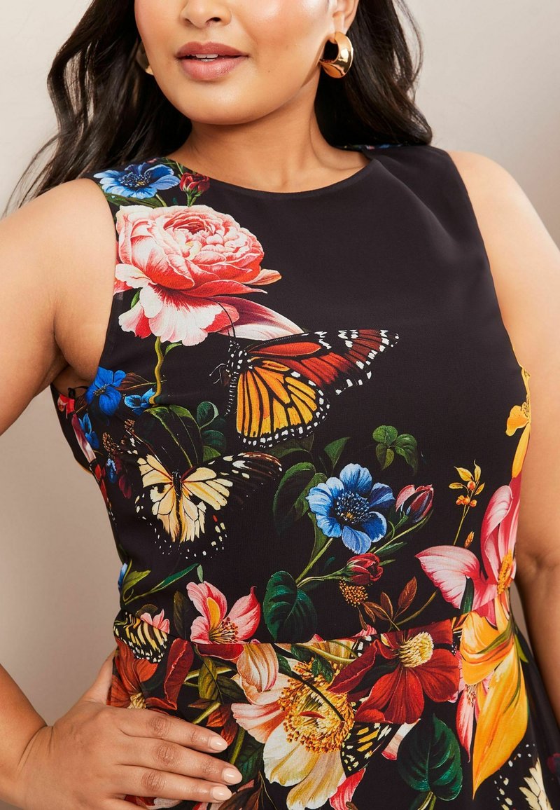 Lipsy PLUS SIZE FIT - FLORAL PRINTED FIT AND FLARE MIDI - Day dress - black  - Zalando