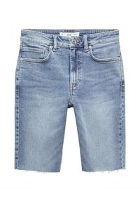 Vaaleansiniset farkkushortsit, joissa on revitty helma, viisi taskua, edessä nappisuljenta ja hillitty haalistuminen kankaassa.