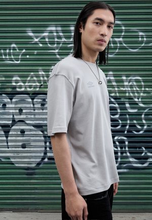 BOX GRAPHIC TEE - Μπλουζάκι με στάμπα - harbor mist