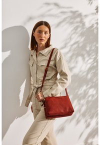 nat & nin NAEL - Borsa a tracolla - brick red