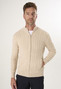 Unausgewählt, beige